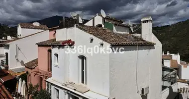5 bedroom house in Benahavis, Spain