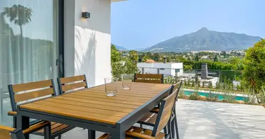 5 bedroom house in San Pedro Alcantara, Spain