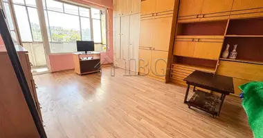 Apartamento 3 habitaciones en Ruse, Bulgaria