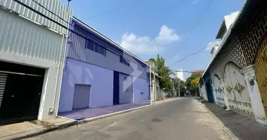 Коммерческое помещение 450 м² в Sangkat Tuol Tumpung Ti Muoy, Камбоджа