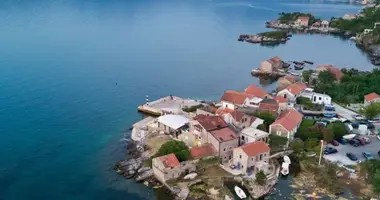 Коммерческое помещение 300 м² в Luštica Bay Golf Course, Черногория