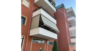 Квартира 4 комнаты в Тирана, Албания