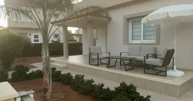 Villa 4 habitaciones en Trikomo, Chipre del Norte
