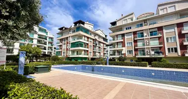 2 bedroom apartment in Konyaalti, Turkey