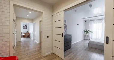 3 room apartment in Kopishche, Belarus