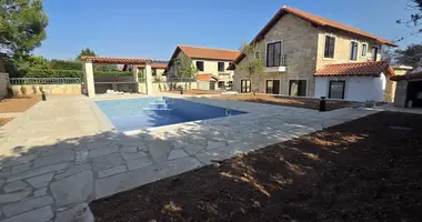 Casa 4 habitaciones en Souni Zanatzia, Chipre