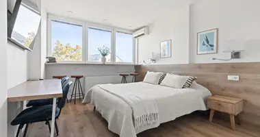 Wohnung 3 zimmer in Warschau, Polen