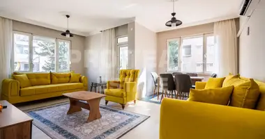 3 bedroom apartment in Muratpasa, Turkey
