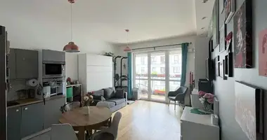 Mieszkanie 2 pokoi w Warszawa, Polska