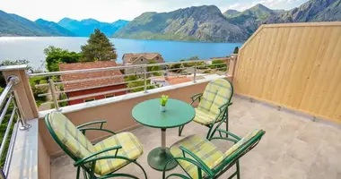 Restaurant 500 m² in Dobrota, Montenegro