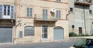 Casa 7 habitaciones en Lapedona, Italia