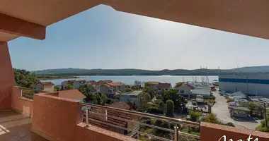 Mieszkanie 2 pokoi w Palih boraca, Czarnogóra