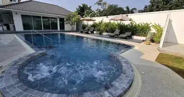 4 bedroom house in Huai Yai, Thailand