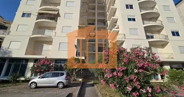 Commercial property 94 m² in Bashkia Durres, Albania