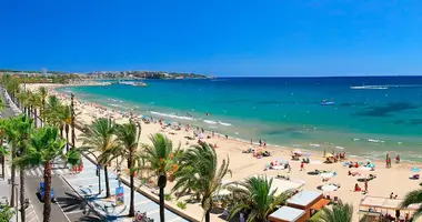 Excellent 4-Star Seafront Hotel in Catalonia, Spain en el Masnou, Španjolska