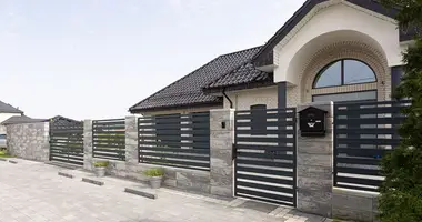 Дом 4 комнаты в Прибрежное, Россия