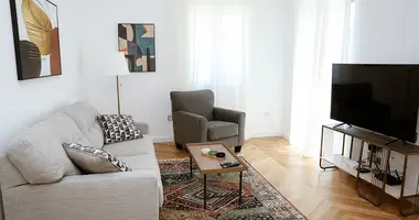 Квартира 2 спальни в Тиват, Черногория