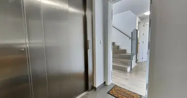 Penthouse 4 pokoi w Estepona, Hiszpania