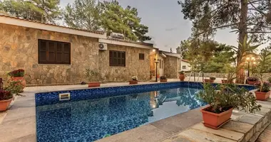 4 bedroom Villa in Pano Platres, Cyprus
