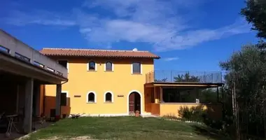 Отель 350 м² в Терни, Италия