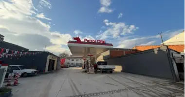 Operational Petrol Ofisi Fuel Station for Sale in Bursa in Kalender Caddesi, Türkei