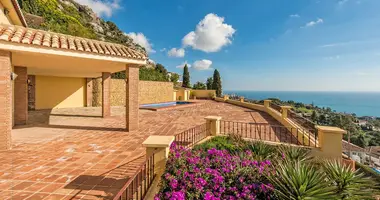 Villa 4 bedrooms in Benalmadena, Spain