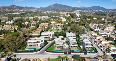 Villa 3 bedrooms in Estepona, Spain
