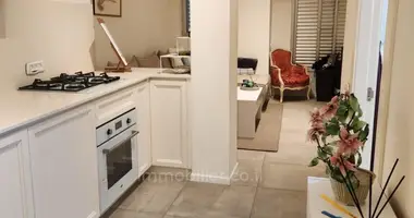 2 room apartment in Tel-Aviv, Israel