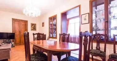 Квартира 4 комнаты в Тбилиси, Грузия