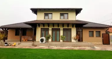 5 room house in Central Hungary, Hungary