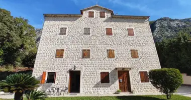 Wohnung 2 Schlafzimmer in 7 Seaview Penthouse Kotor Bay, Montenegro