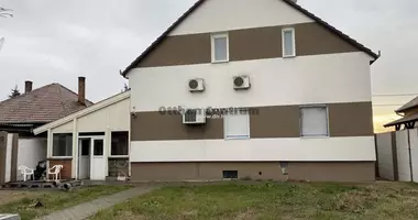 9 room house in Central Hungary, Hungary