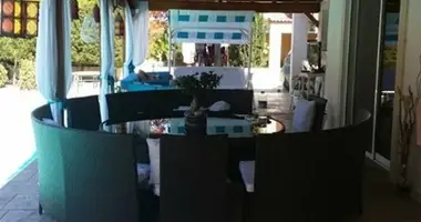 4 bedroom house in Agios Tychonas, Cyprus