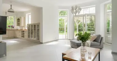 Casa en Varsovia, Polonia