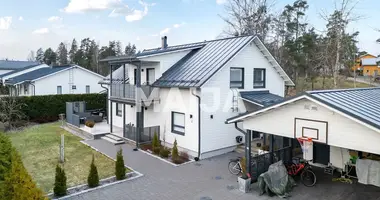 5 bedroom house in Jarvenpaa, Finland