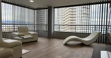3 bedroom apartment in Alicante, Spain