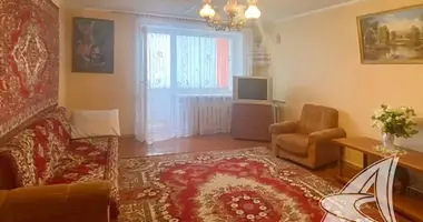 2 room apartment in Bielaviezski, Belarus