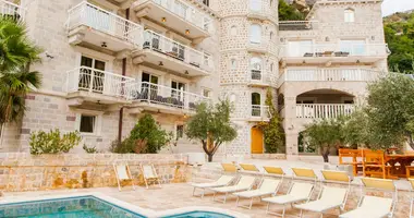 Коммерческое помещение 1 200 м² в Katun Rezevici, Черногория