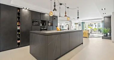 4 bedroom apartment in Spain