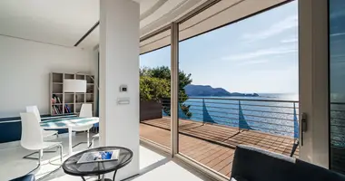 Penthouse 3 zimmer in Budva, Montenegro