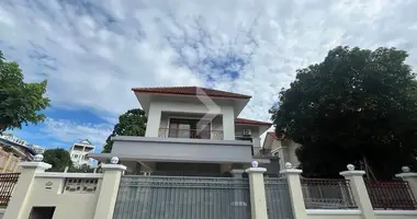 Villa de 4 habitaciones en Sangkat Boeung Kak Ti Muoy, Camboya