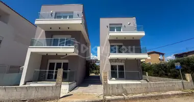 Дом 3 спальни в Неа Флогита, Греция