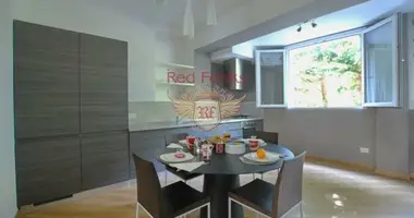 Mieszkanie 3 pokoi w Stresa, Włochy