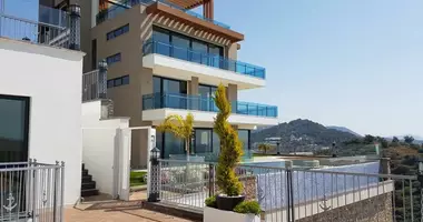 Commercial 2 rooms in Alanya, Turkey
