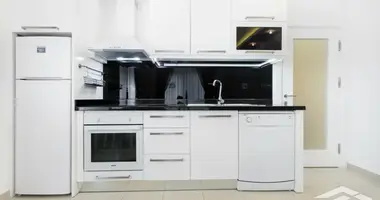 Квартира 2 комнаты в Оба, Турция