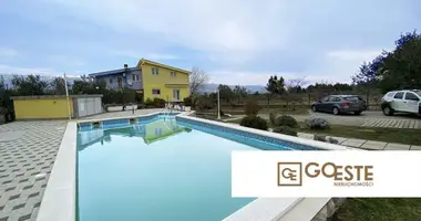 6 room house in Opcina Dezanovac, Croatia