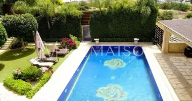 5 bedroom house in Koinoteta Agiou Tychona, Cyprus