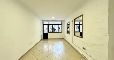 Office 88 m² in Tirana Municipality, Albania
