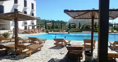 Propiedad comercial 600 m² en Marikaj, Albania