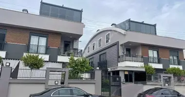 Mieszkanie 2 pokoi w Muratpasa, Turcja